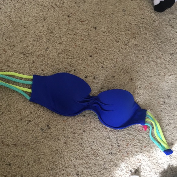 A blue strapless bikini top from Victoria secret - Picture 1 of 4